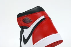 air-jordan-1-retro-high-og-blacktoe-replica