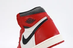 Air Jordan 1 Retro High OG 'Chicago Lost & Found' replica