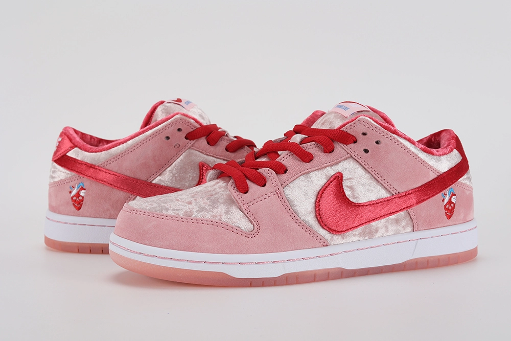 strangelove-x-dunk-low-sb-valentine's-day' special-box-replica