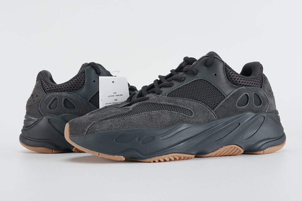 Yeezy Boost 700 Utility Black Replica