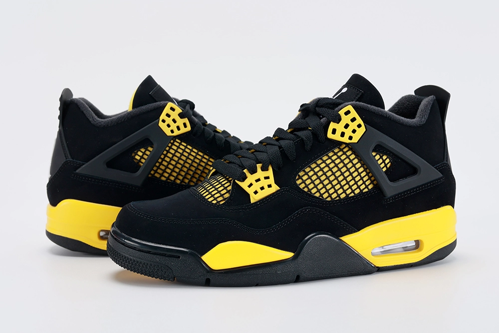 Air Jordan 4 Retro 'Thunder' replica