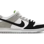 Dunk Low SB 'Chlorophyll' Replica