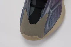 yeezy-700-v3-'fade-carbon'-replica