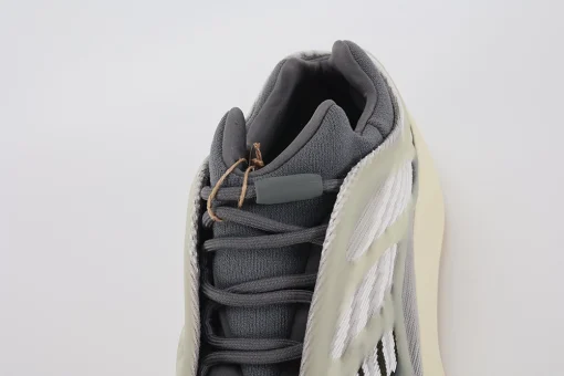 yeezy-700-v3-'fade-salt'-replica