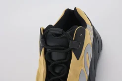 yeezy-boost-700-mnvn-'honey-flux'-replica