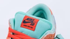 Dunk Low SB 'Orange Emerald Rise' Reps