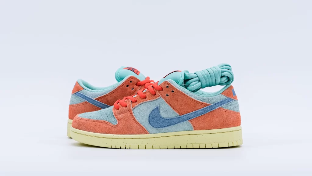 Dunk Low SB 'Orange Emerald Rise' Reps